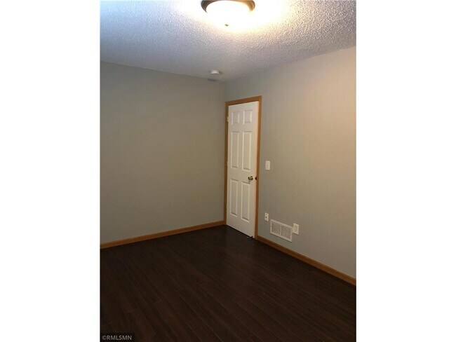 Foto del edificio - 5905 Garwood Rd