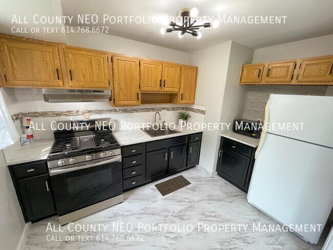 Building Photo - Completely Remodeled 4 Bed, 2 Bath Single ...