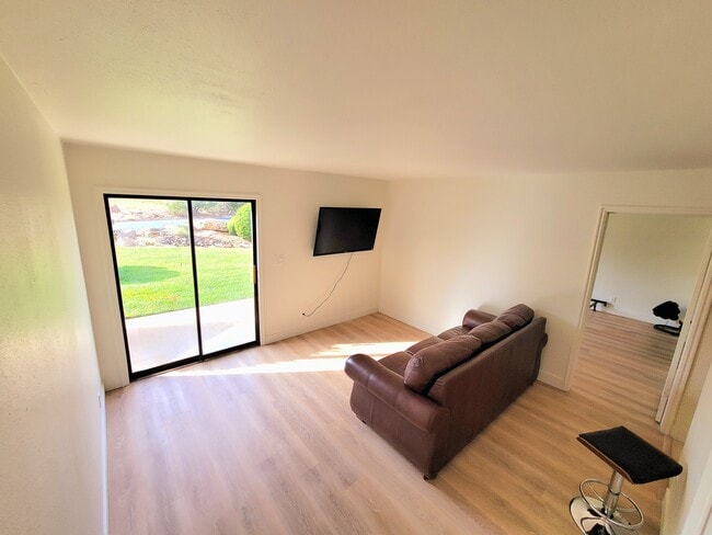 Building Photo - 300 W 2025 S