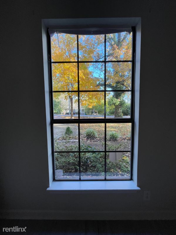 Building Photo - 2 br, 1.5 bath Townhome - 1611 Stokes Lane