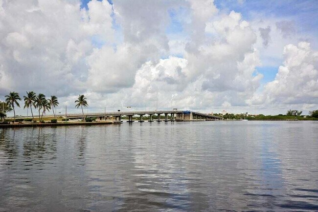 Foto del edificio - 2860 S Ocean Blvd