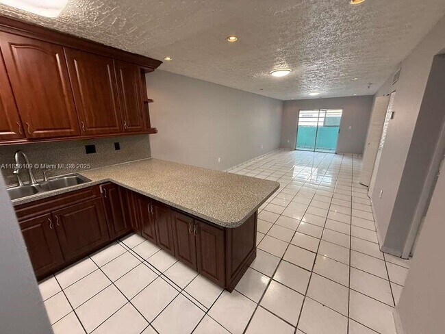 Foto del edificio - 6055 W 19th Ave