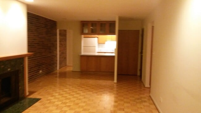 Building Photo - 644 W Arlington Pl