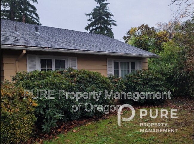 Building Photo - 7150 SW Hoodview Pl