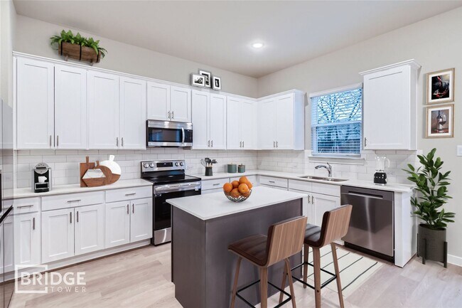 Foto del edificio - 2202 Hopper Ln