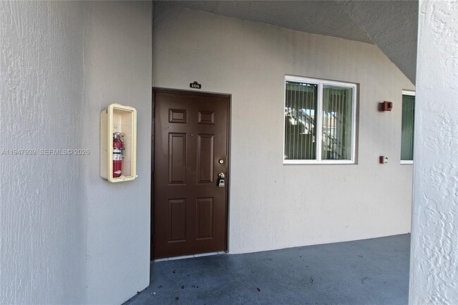 Foto del edificio - 2637 SE 16th Terrace