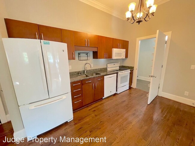 Building Photo - 2 br, 1 bath House - 1835 Skidaway Road #207