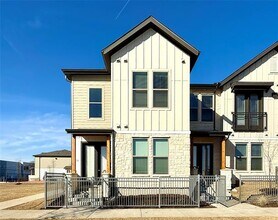 Building Photo - 3120 Bennett Dr