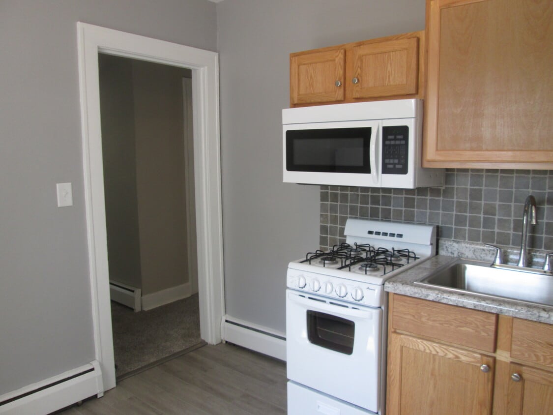 Freshly renovated w/brand new appliances 8-20-23 - 501 N Sherman Ave