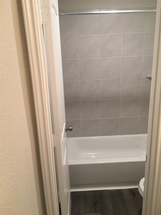 Building Photo - 2111 Ethan Dr