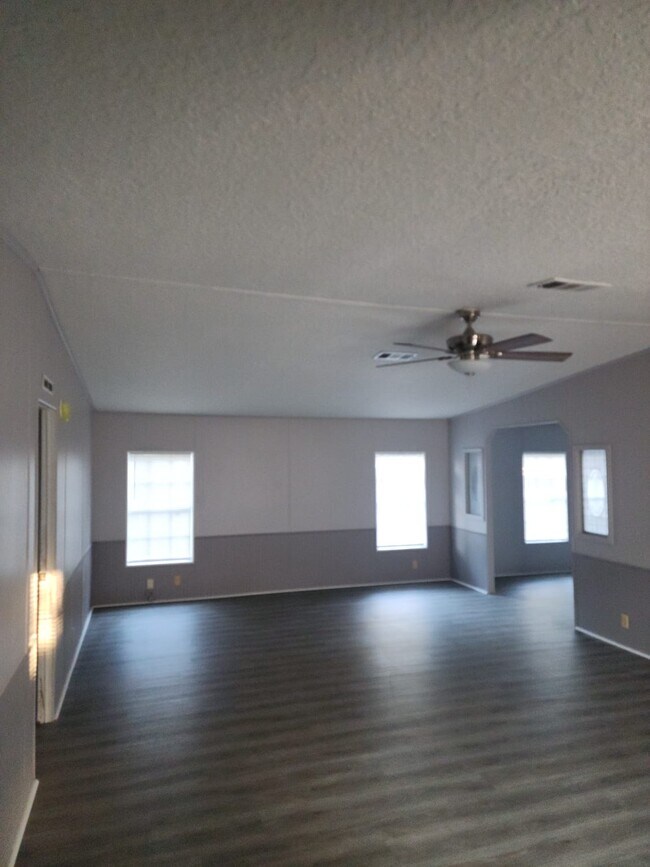 Foto del edificio - 314 W. Parker Ave, Bushnell