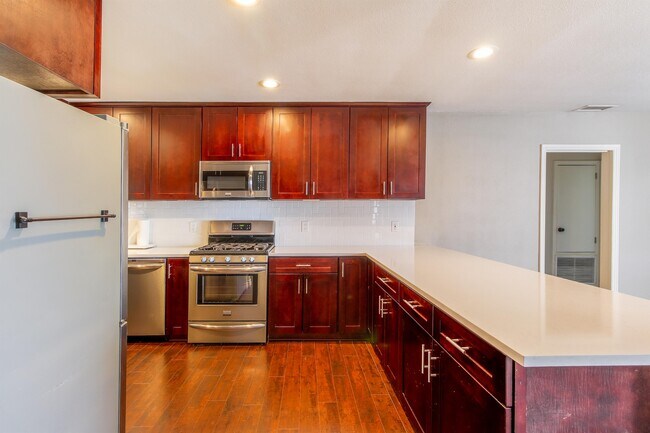 Building Photo - 5863 Radford Ave