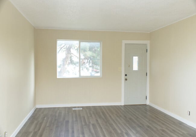 Building Photo - 1121 N 29th St