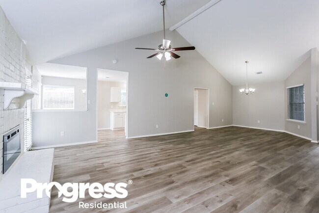 Building Photo - 16030 Barbarossa Dr