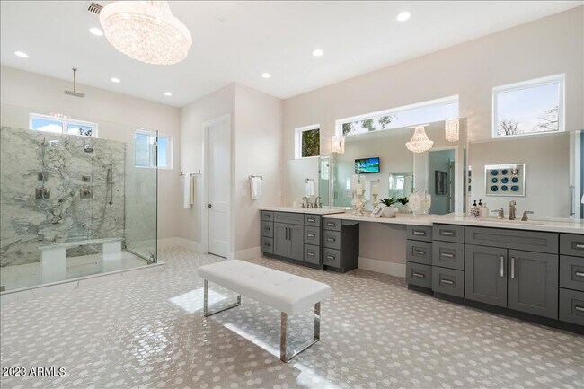 Foto del edificio - 13613 N 76th St