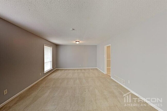 Building Photo - 2439 Northbrook Rd