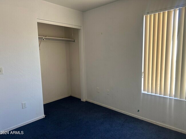Foto del edificio - 7402 S 40th Ln