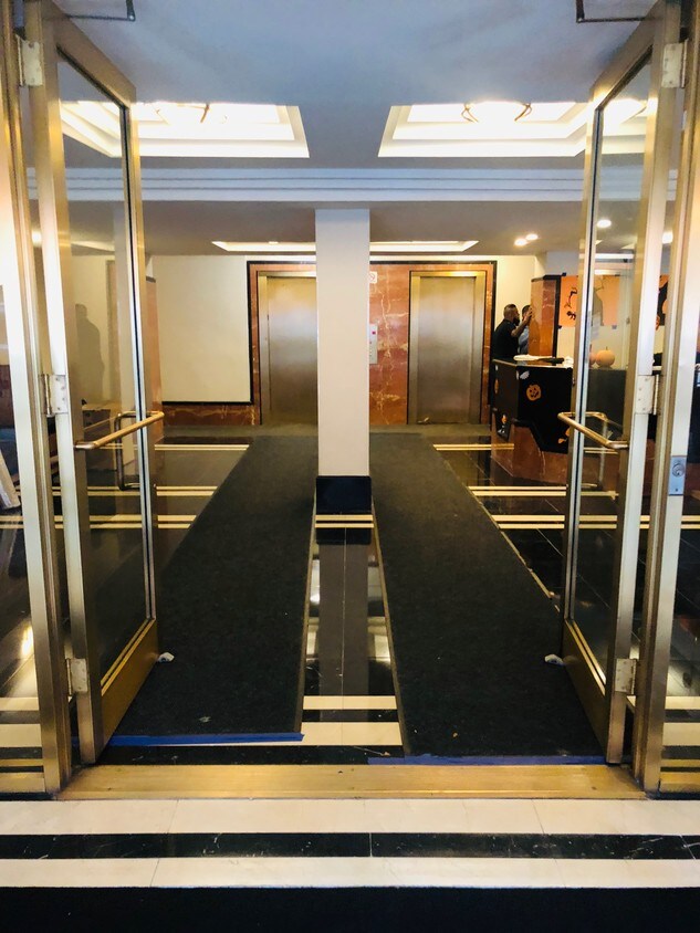 Foto principal - 445 E 77th St
