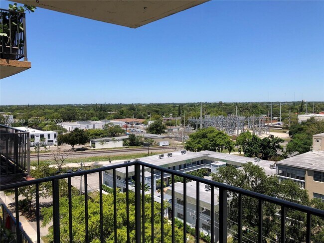 Foto del edificio - 1470 NE 125th Terrace