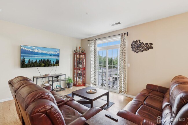 Foto del edificio - 1525 Hudson Cir