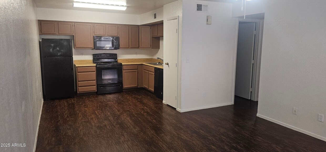 Foto principal - 6156 E Greenway St