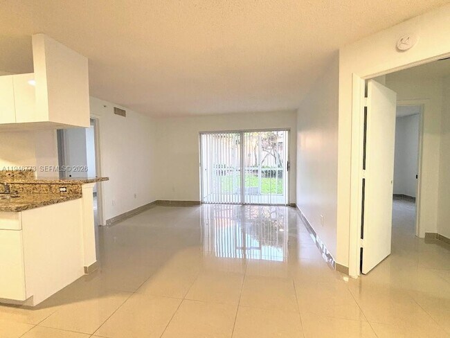 Foto del edificio - 420 S Park Rd