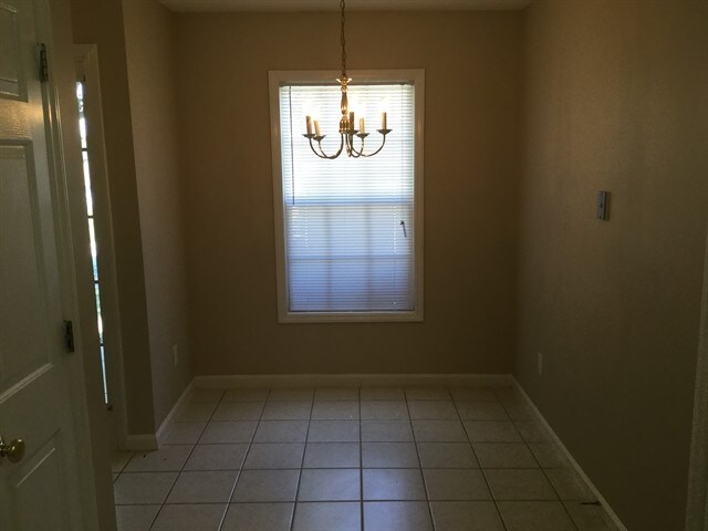 Foto del edificio - 5510 Regent Village Drive
