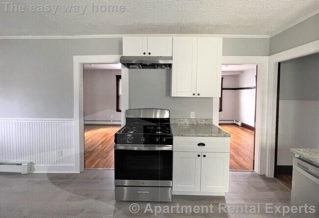 Building Photo - Tufts - 3+ bedroom - Recent Reno