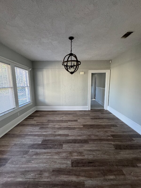 Building Photo - 1433 Mary St