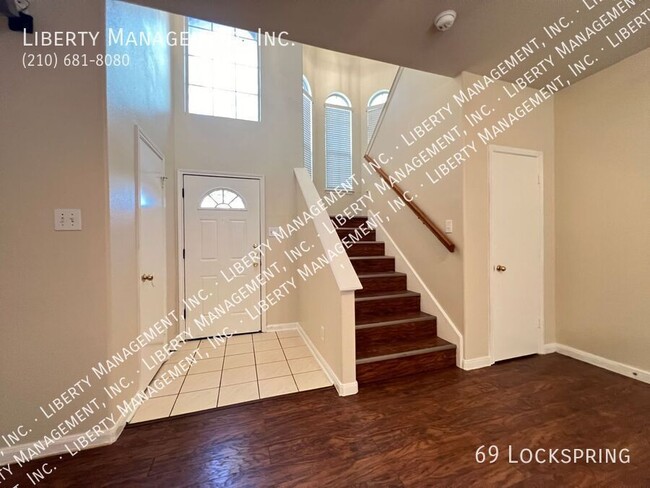 Building Photo - Fantastic 4 Bedroom, 2.5 Bath Home in a Ga...