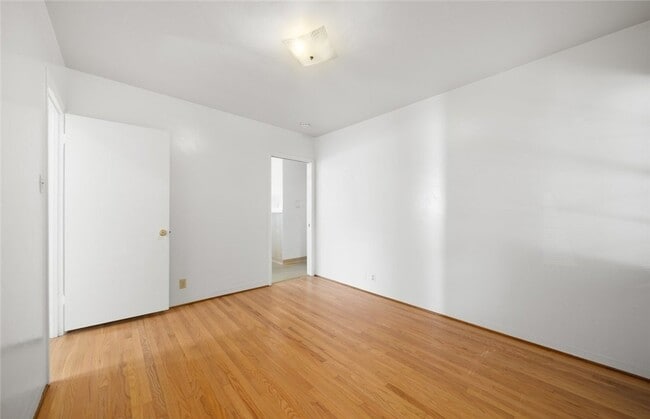 Building Photo - 1304 Sydney St