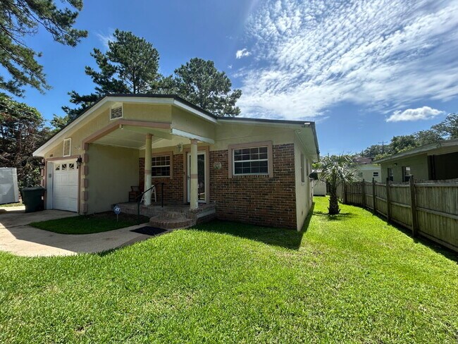 Building Photo - 1103 Calloway St