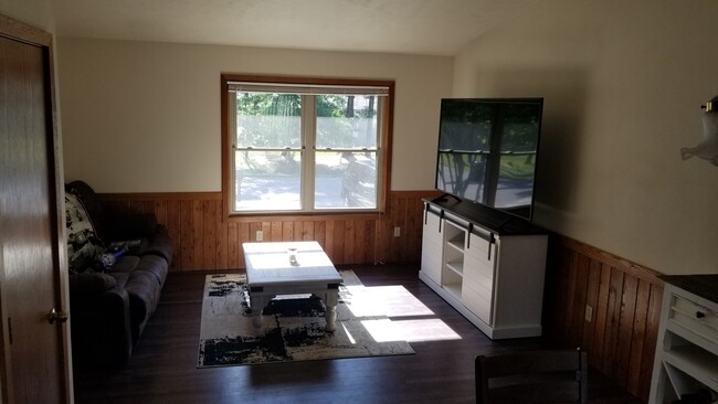 Living Room - 1100 Zblewski Dr