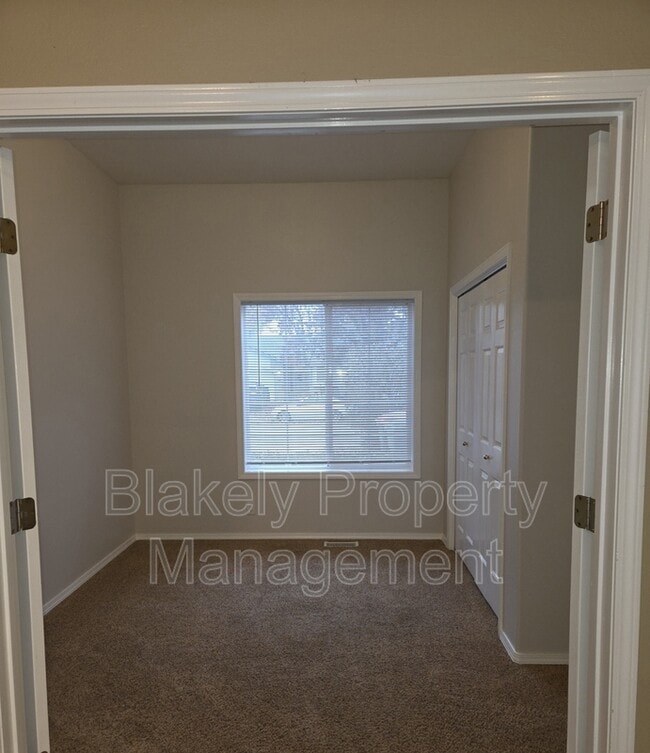 Foto del edificio - 917 W Greenhead St