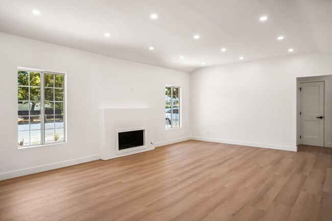 Living Room - 4702 Kraft Ave