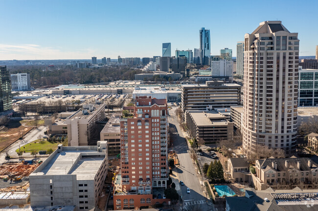 Contexto - The Villa at Buckhead Heights