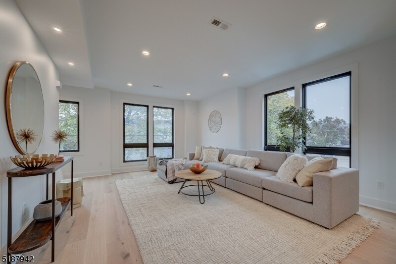 21 New St Unit 2, Montclair, NJ 07042 Room for Rent in Montclair, NJ