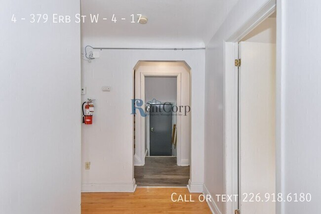 Photo du bâtiment - 379-379 Erb St. W