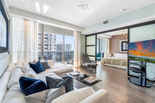 Building Photo - 5875 Collins Ave