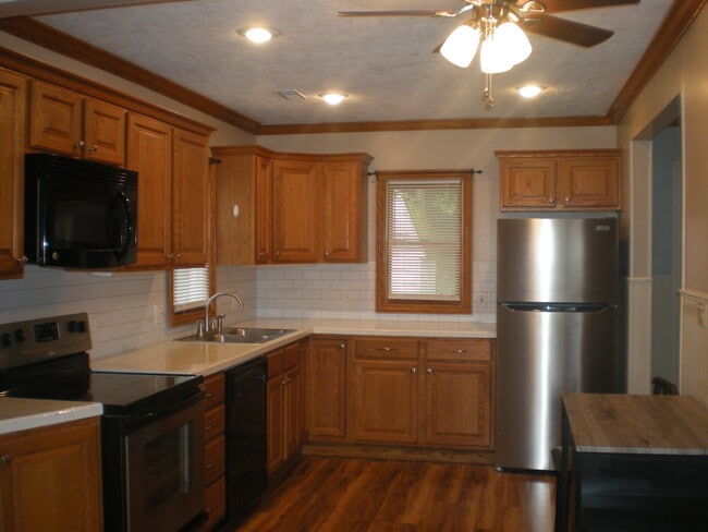 Building Photo - 118 Robinwood Blvd