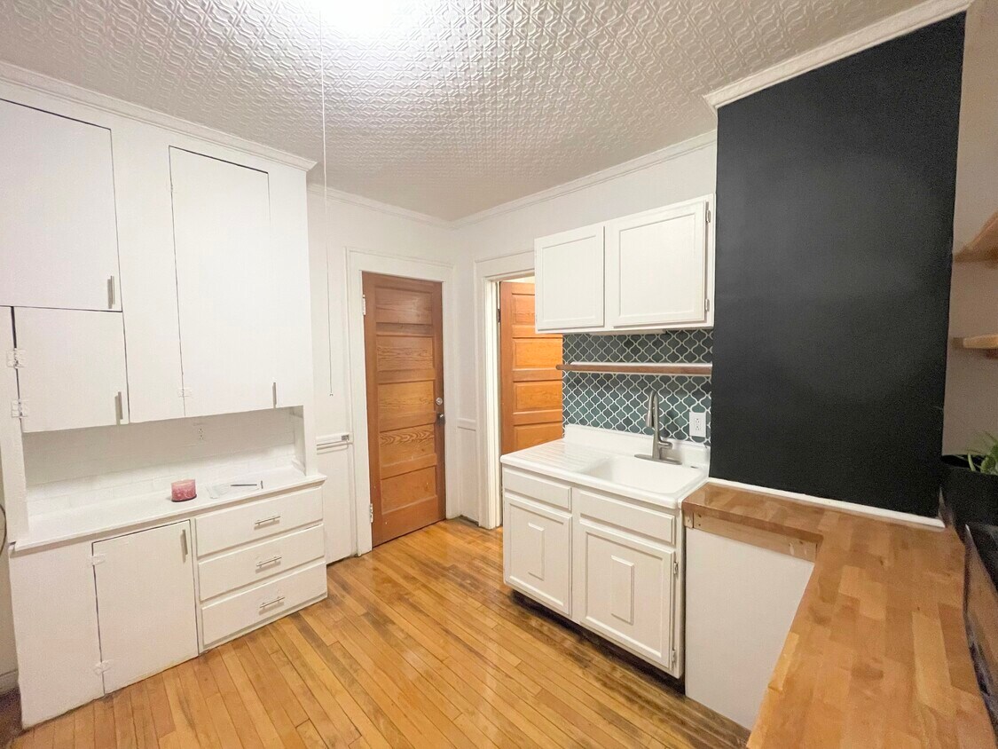 Primary Photo - 505 Bryant Ave