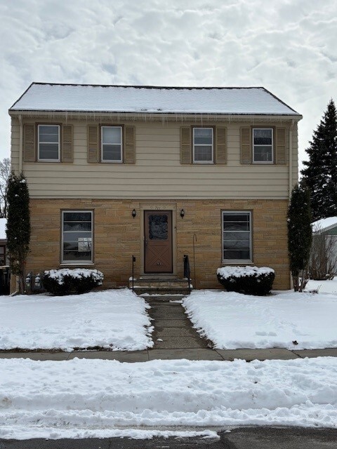 Building Photo - 711 Grant Ave