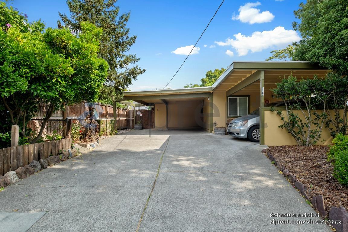 Foto principal - 127 11th St
