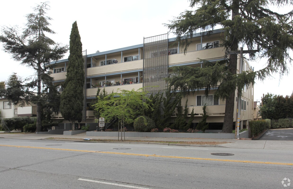 Foto del edificio - Camino Royal Apartments