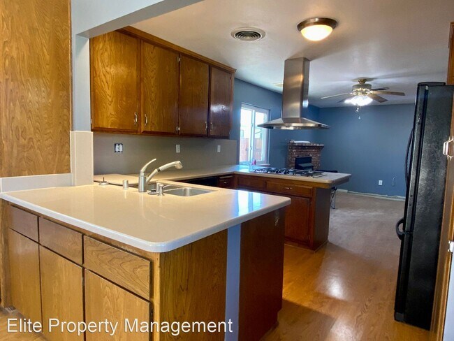 Foto del edificio - 4 br, 2 bath House - 328 Peg St