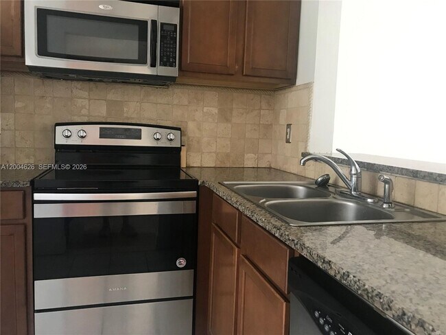 Foto del edificio - 3825 NW 90th Ave