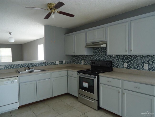 Building Photo - 2246 Llano Grande Ln