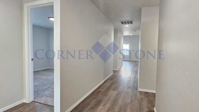 Foto del edificio - FIRST MONTH RENT FREE WITH FLEXIBLE LEASE ...