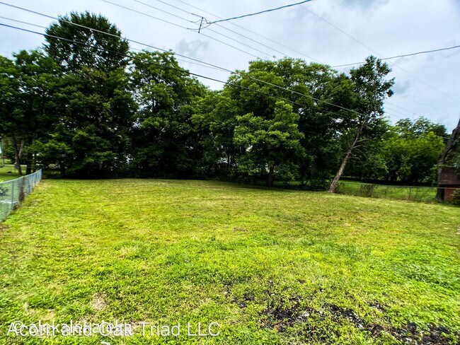Building Photo - 3 br, 2 bath House - 1021 N Park Ave