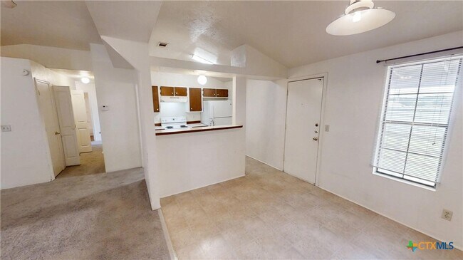Foto del edificio - 3076 Carroll Dr